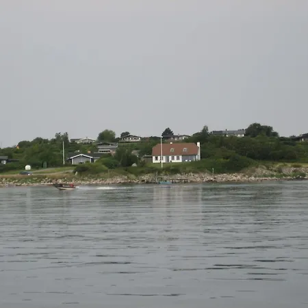 Sissela - 5m From The Sea By Interhome *