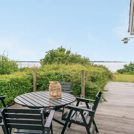 Vakantiehuis Sissela - 5m From The Sea By Interhome