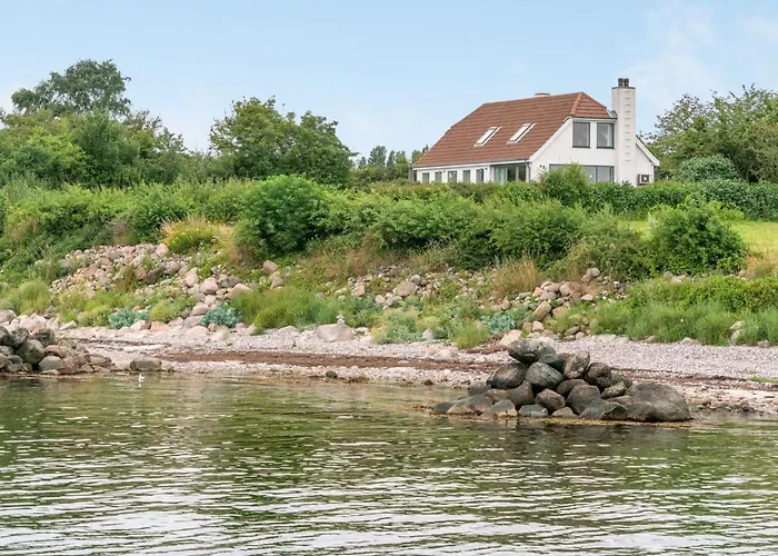 Sissela - 5m From The Sea By Interhome