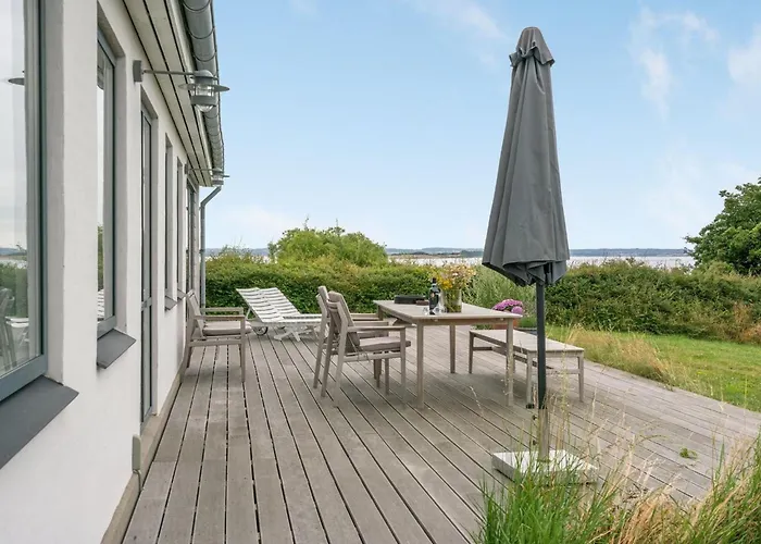 Casa vacanze Sissela - 5m From The Sea By Interhome