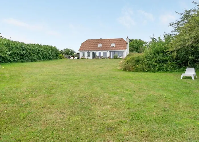 Sissela - 5m From The Sea By Interhome *